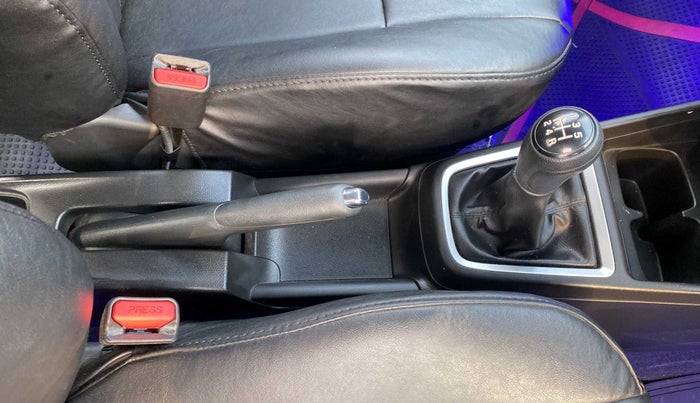 2021 Maruti Swift VXI, Petrol, Manual, 16,048 km, Gear Lever