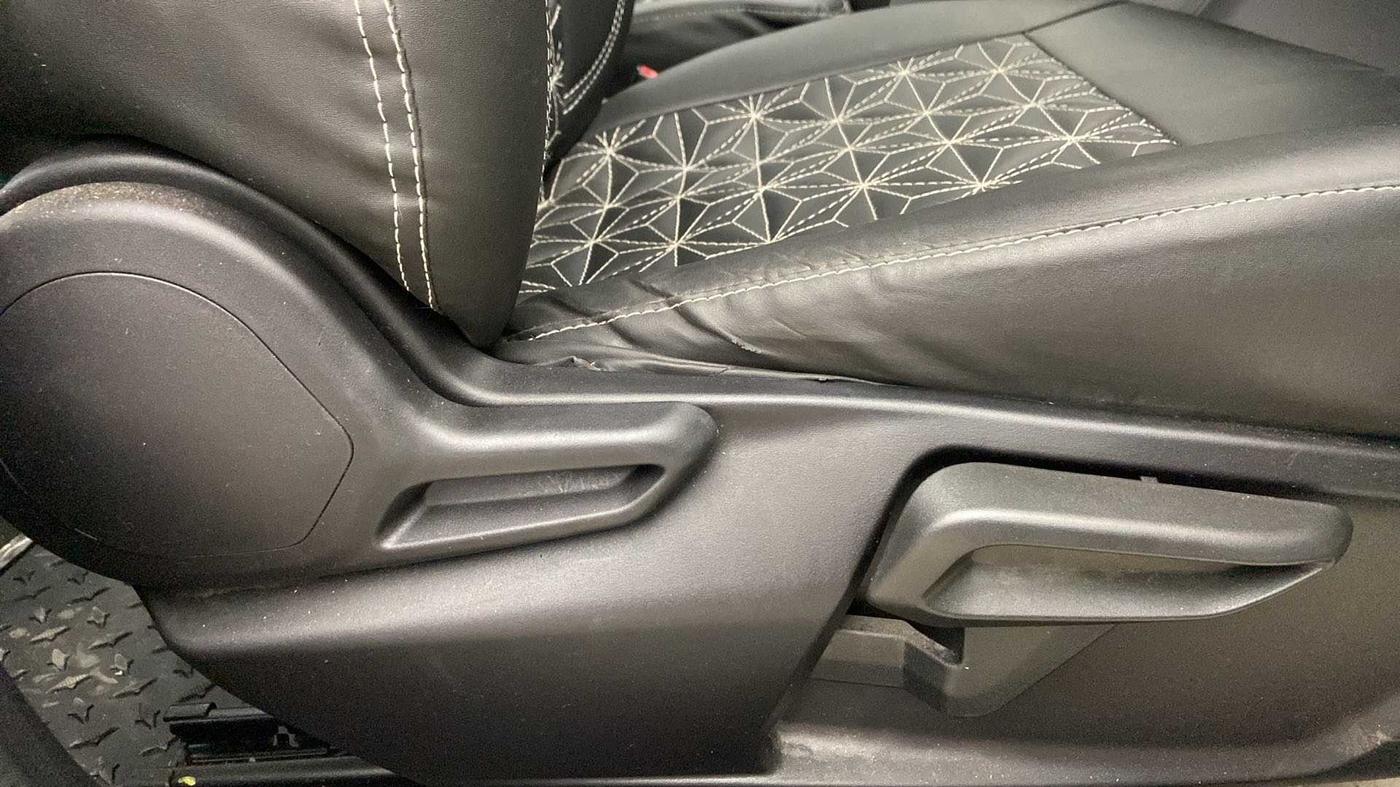 2022 Tata Tiago XT CNG, CNG, Manual, 19,440 km, Driver Side Adjustment Panel
