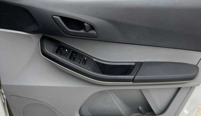 2022 Tata Tiago XT CNG, CNG, Manual, 19,440 km, Driver Side Door Panels Control
