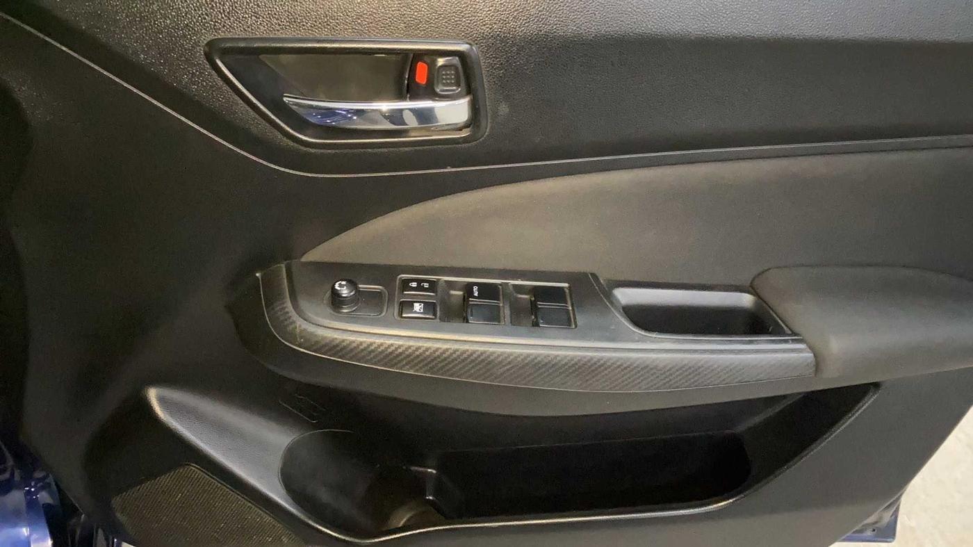 2018 Maruti Swift VXI, Petrol, Manual, 42,685 km, Driver Side Door Panels Control