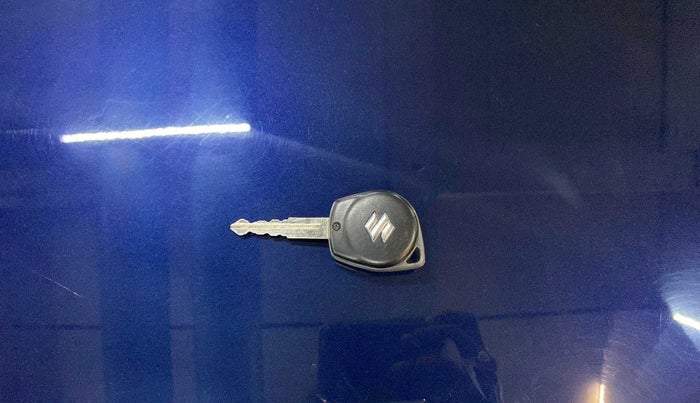 2018 Maruti Swift VXI, Petrol, Manual, 42,685 km, Key Close Up