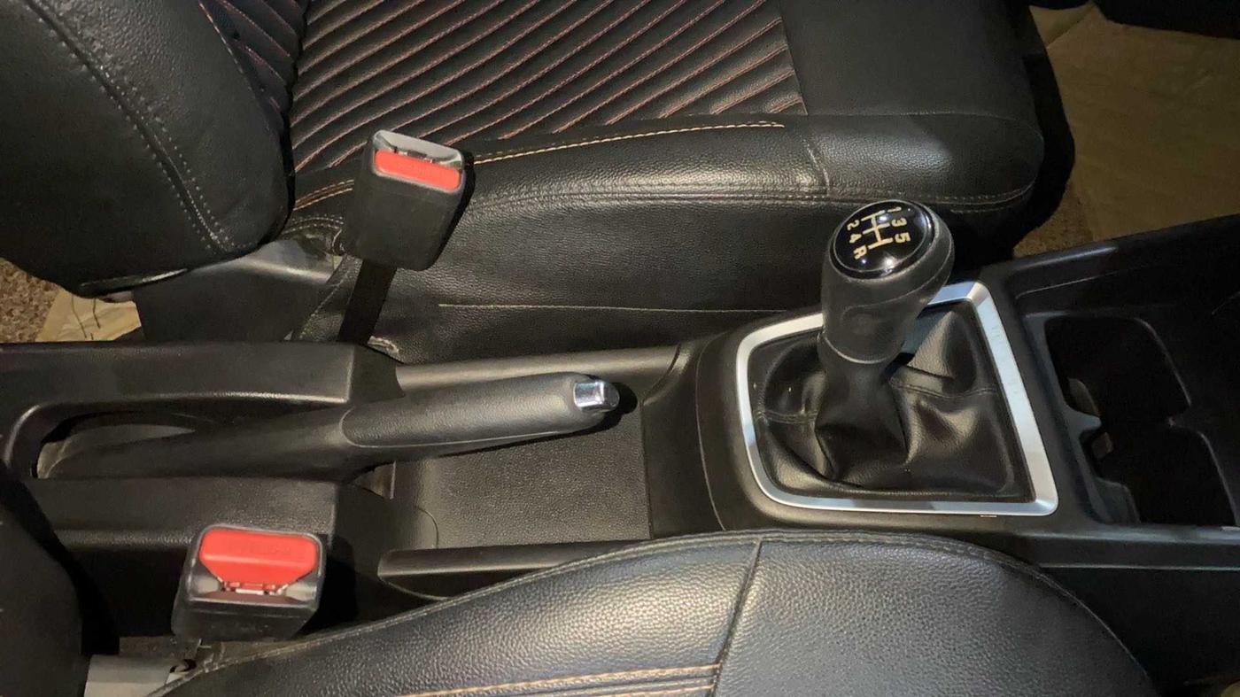 2018 Maruti Swift VXI, Petrol, Manual, 42,685 km, Gear Lever