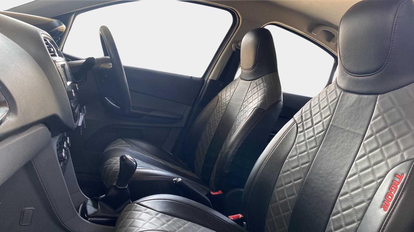 2018 Tata TIGOR XM PETROL, Petrol, Manual, 33,354 km, Right Side Front Door Cabin