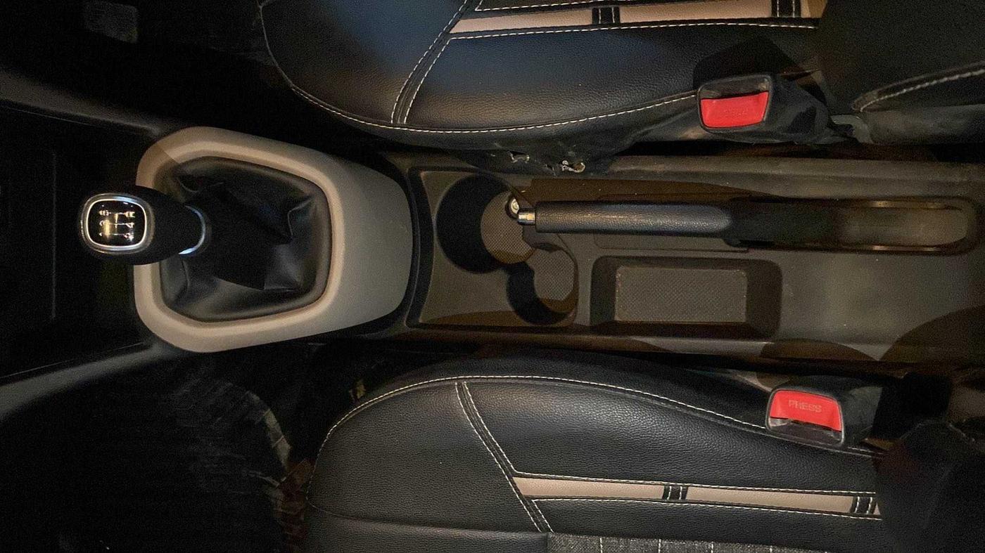 2019 Hyundai Grand i10 SPORTZ 1.2 KAPPA VTVT, CNG, Manual, 25,650 km, Gear Lever