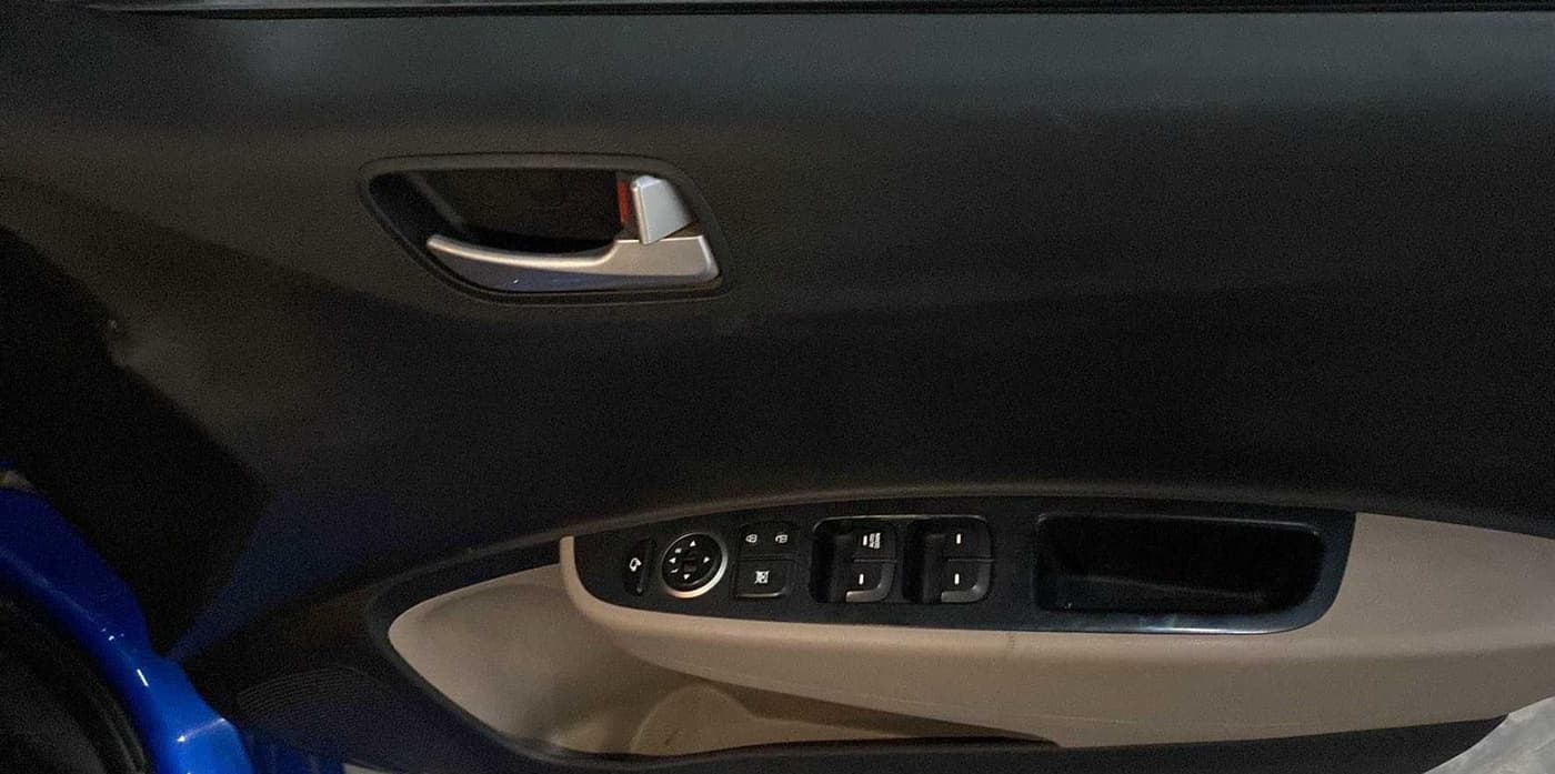 2019 Hyundai Grand i10 SPORTZ 1.2 KAPPA VTVT, CNG, Manual, 25,650 km, Driver Side Door Panels Control