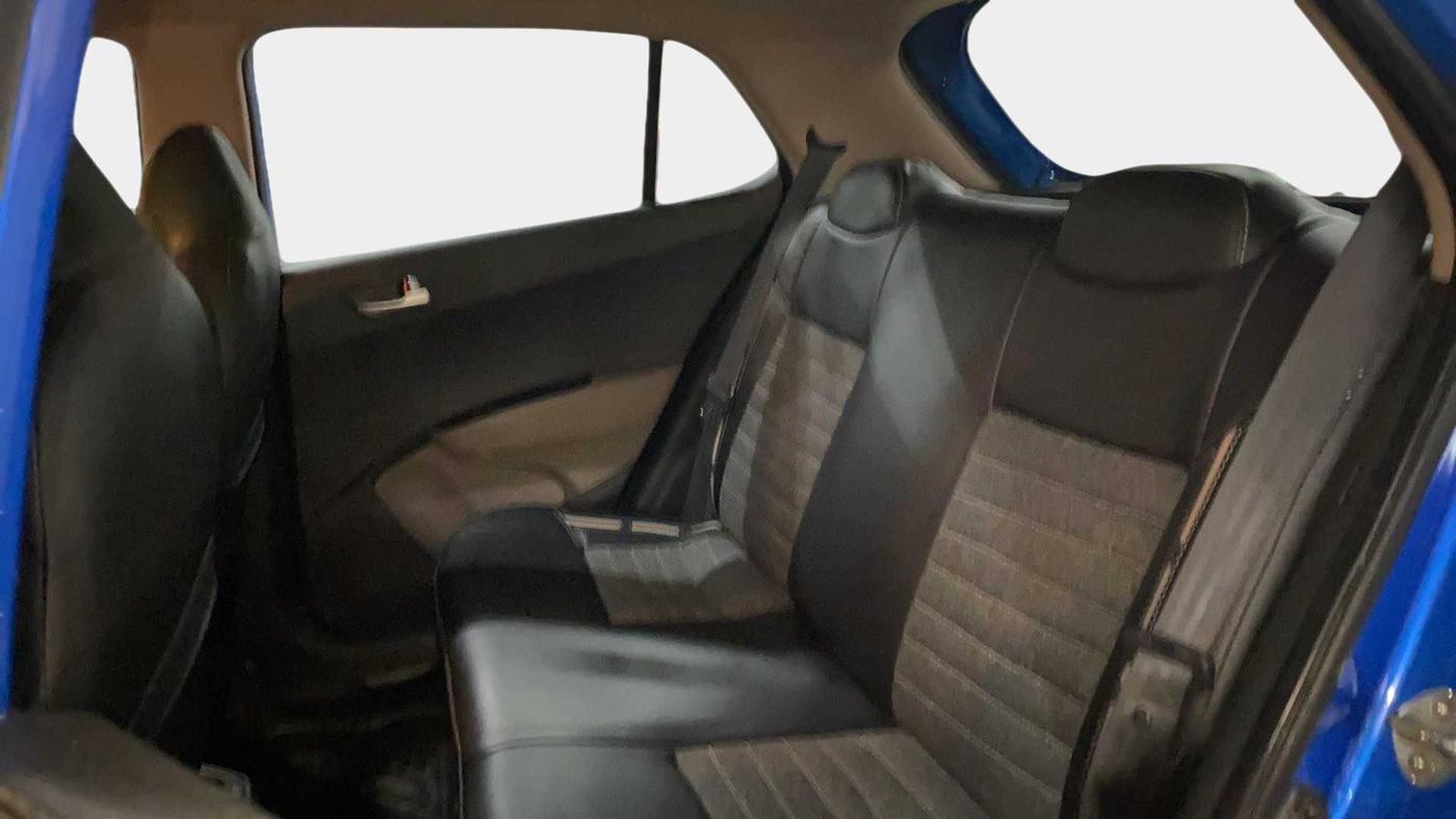 2019 Hyundai Grand i10 SPORTZ 1.2 KAPPA VTVT, CNG, Manual, 25,650 km, Right Side Rear Door Cabin