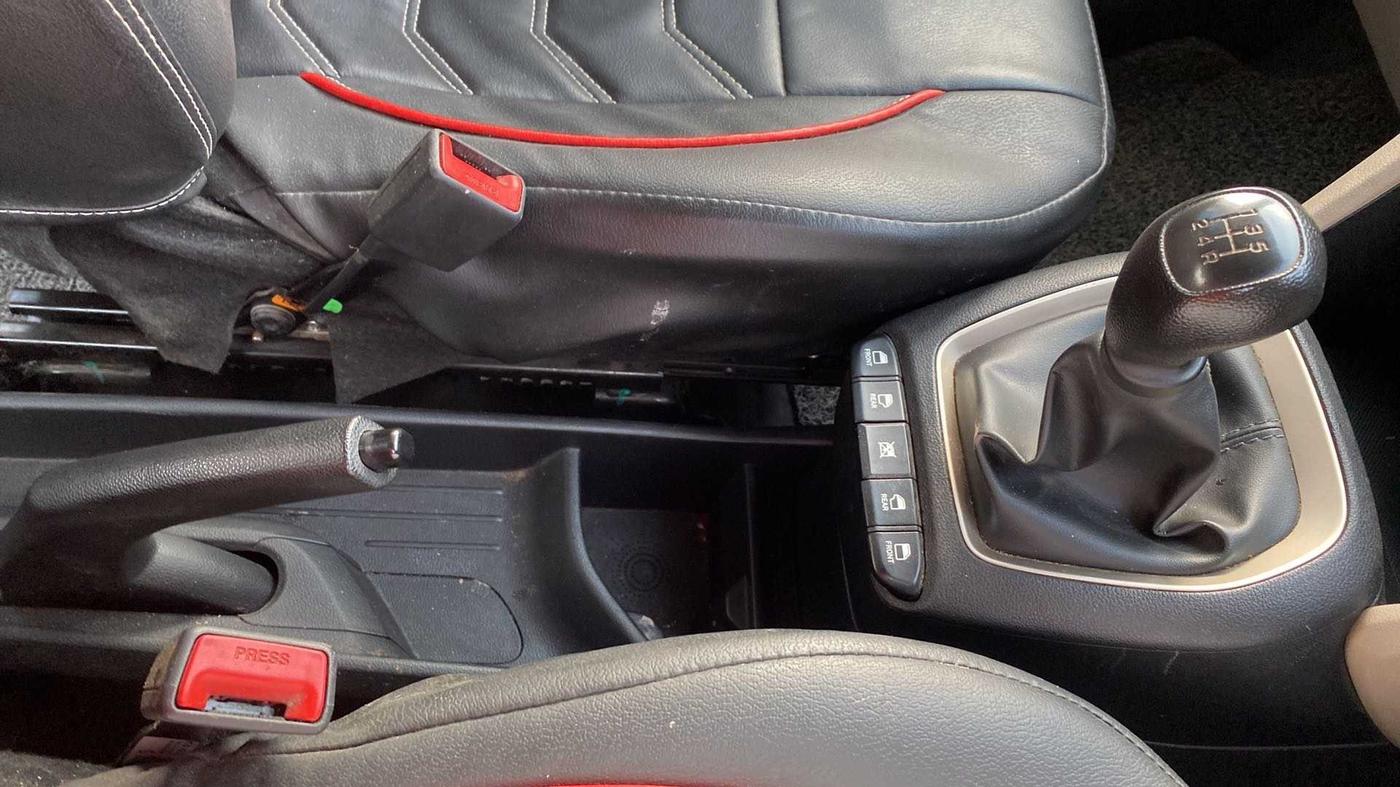 2022 Hyundai NEW SANTRO MAGNA, Petrol, Manual, 32,757 km, Gear Lever