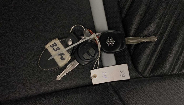 2023 Maruti Swift VXI AMT, Petrol, Automatic, 11,603 km, Key Close Up