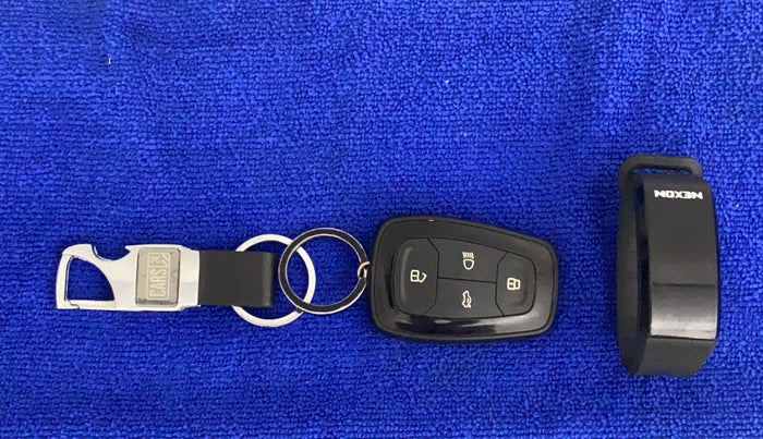 2018 Tata NEXON XZA PLUS PETROL, Petrol, Automatic, 41,984 km, Key Close Up