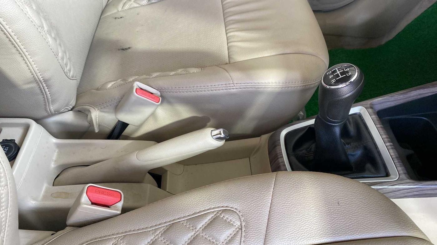 2023 Maruti Dzire VXI, Petrol, Manual, 14,404 km, Gear Lever