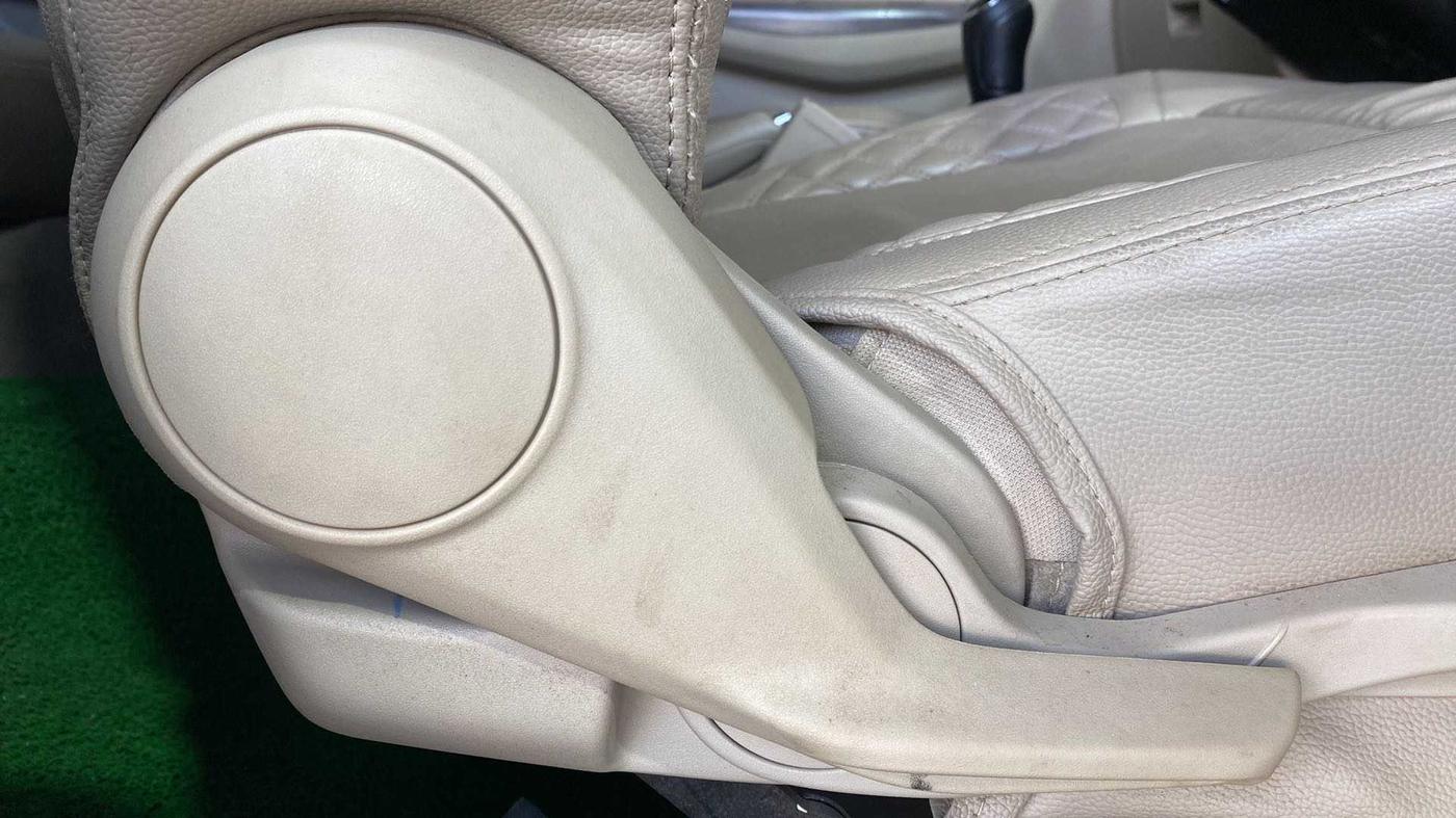 2023 Maruti Dzire VXI, Petrol, Manual, 14,404 km, Driver Side Adjustment Panel