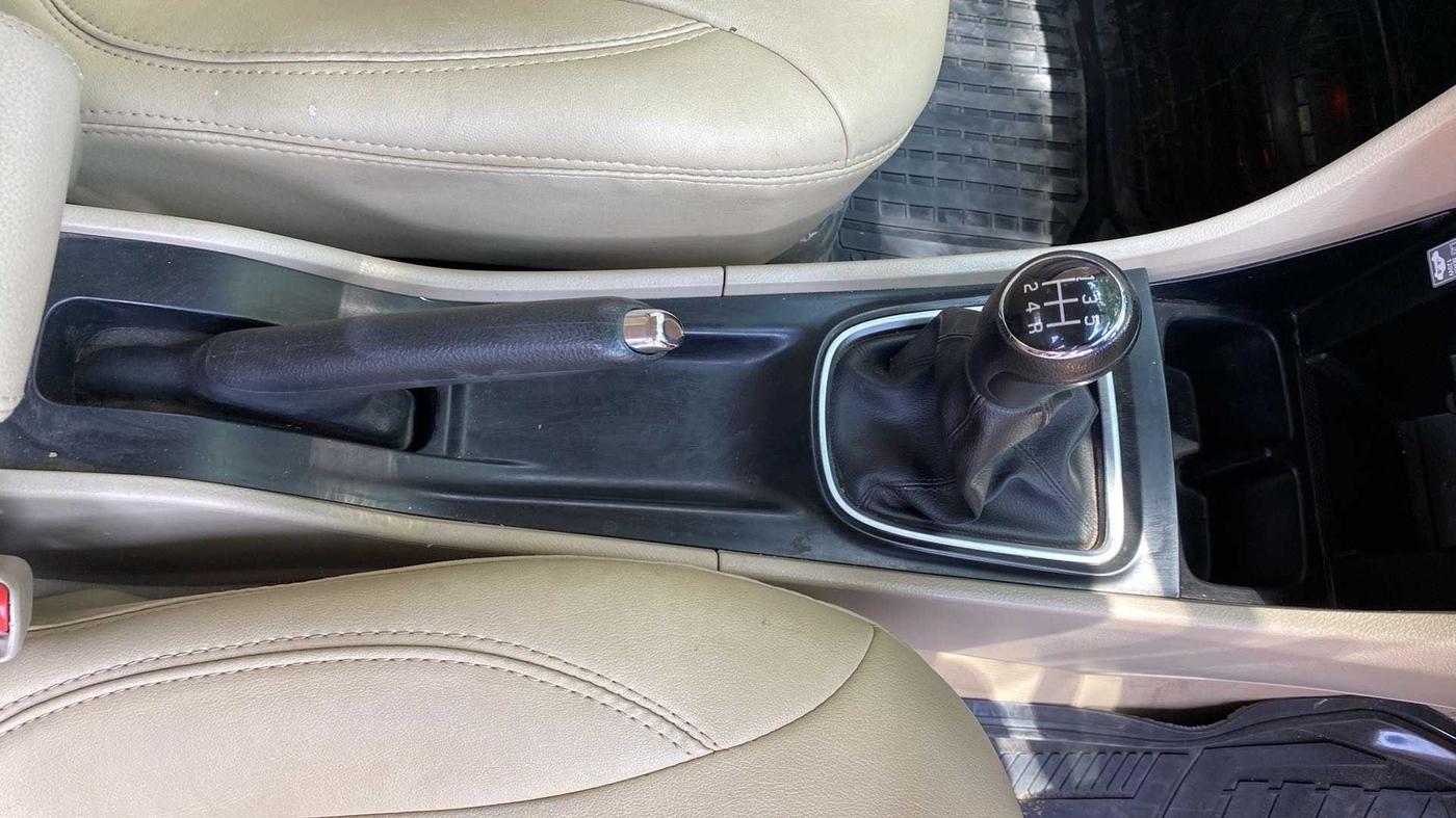 2021 Maruti Ciaz ALPHA 1.5 SHVS PETROL, Petrol, Manual, 28,866 km, Gear Lever
