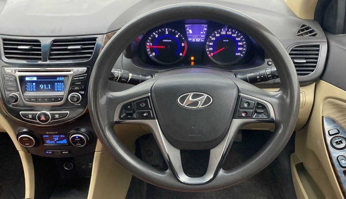 2015 Hyundai Verna FLUIDIC 1.6 CRDI S 4S, Diesel, Manual, 1,01,301 km, Steering Wheel Close Up