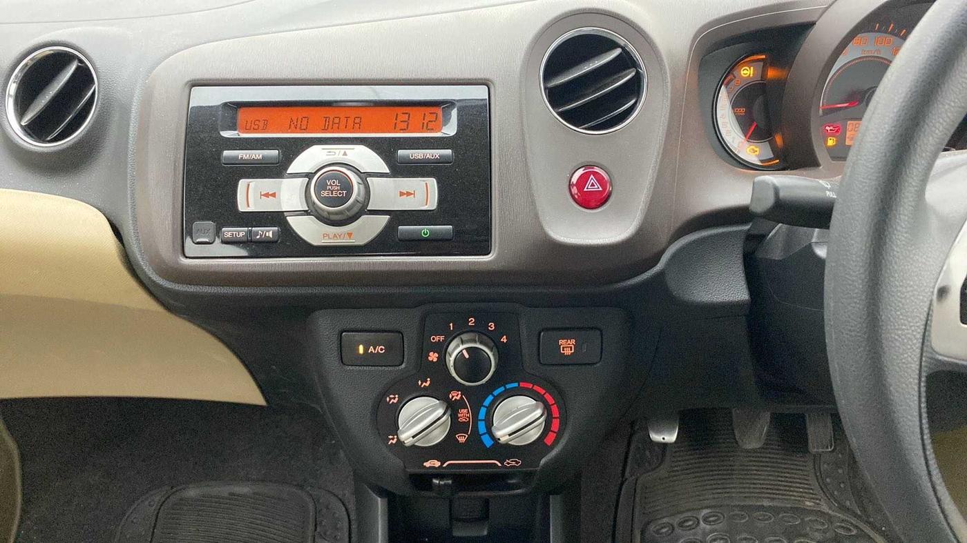 2013 Honda Brio S MT, Petrol, Manual, 80,889 km, Air Conditioner