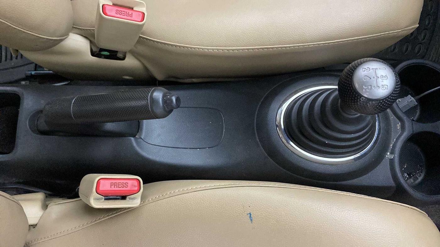 2013 Honda Brio S MT, Petrol, Manual, 80,889 km, Gear Lever