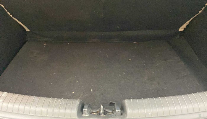 2017 Hyundai Grand i10 ASTA 1.2 KAPPA VTVT, Petrol, Manual, 62,980 km, Boot Inside
