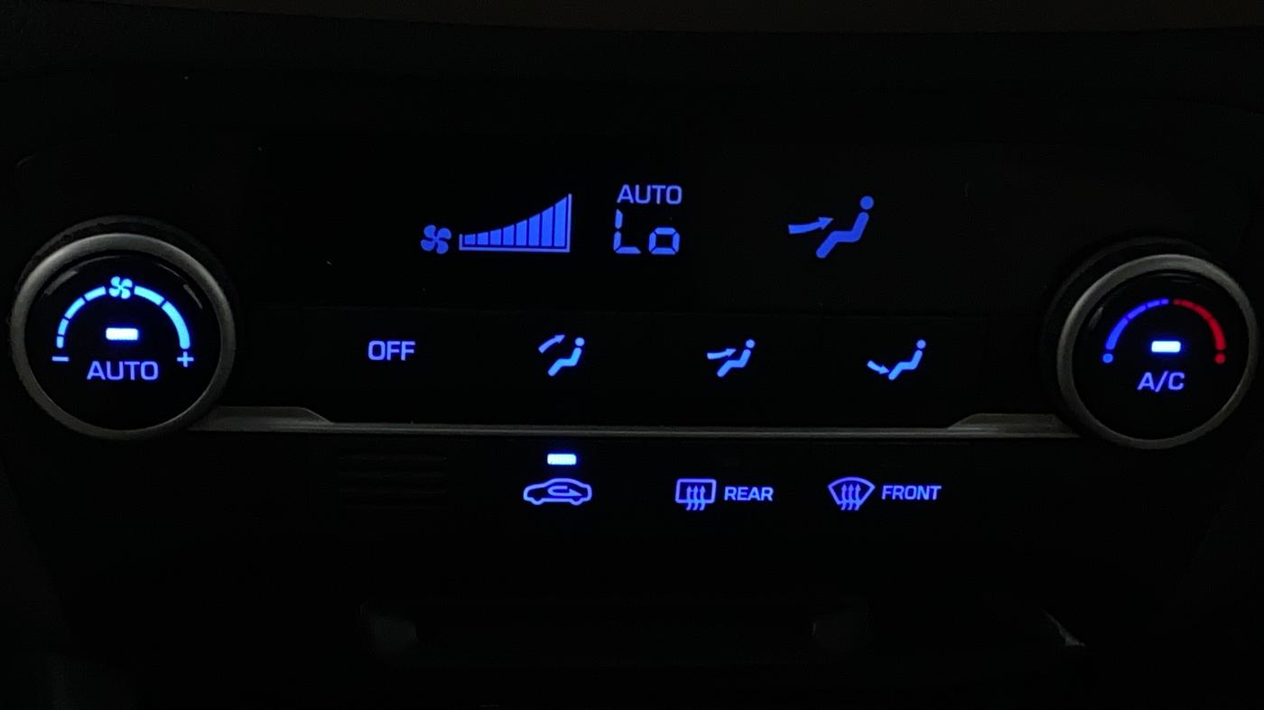 2019 Hyundai Elite i20 ASTA 1.2 (O), Petrol, Manual, 28,713 km, Automatic Climate Control