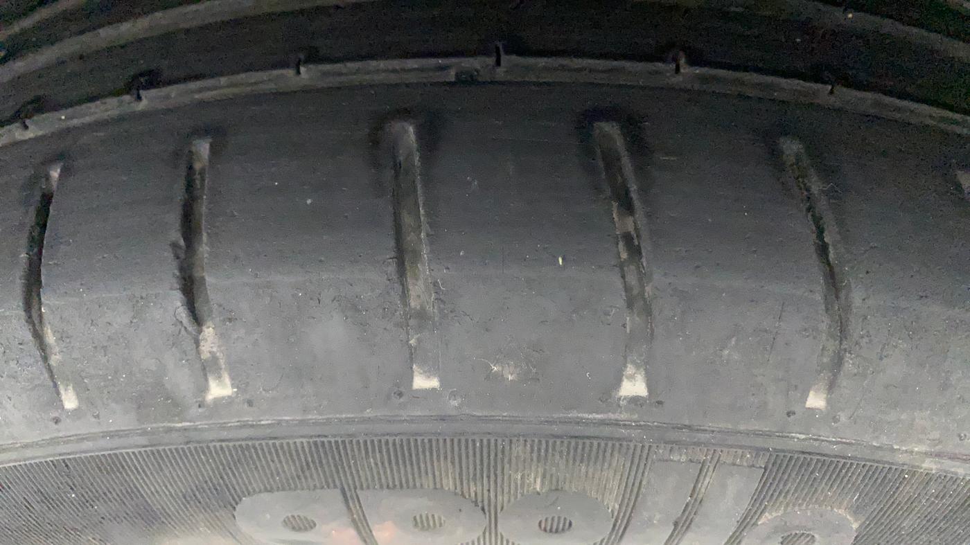 2019 Hyundai Elite i20 ASTA 1.2 (O), Petrol, Manual, 28,713 km, Left Front Tyre Tread