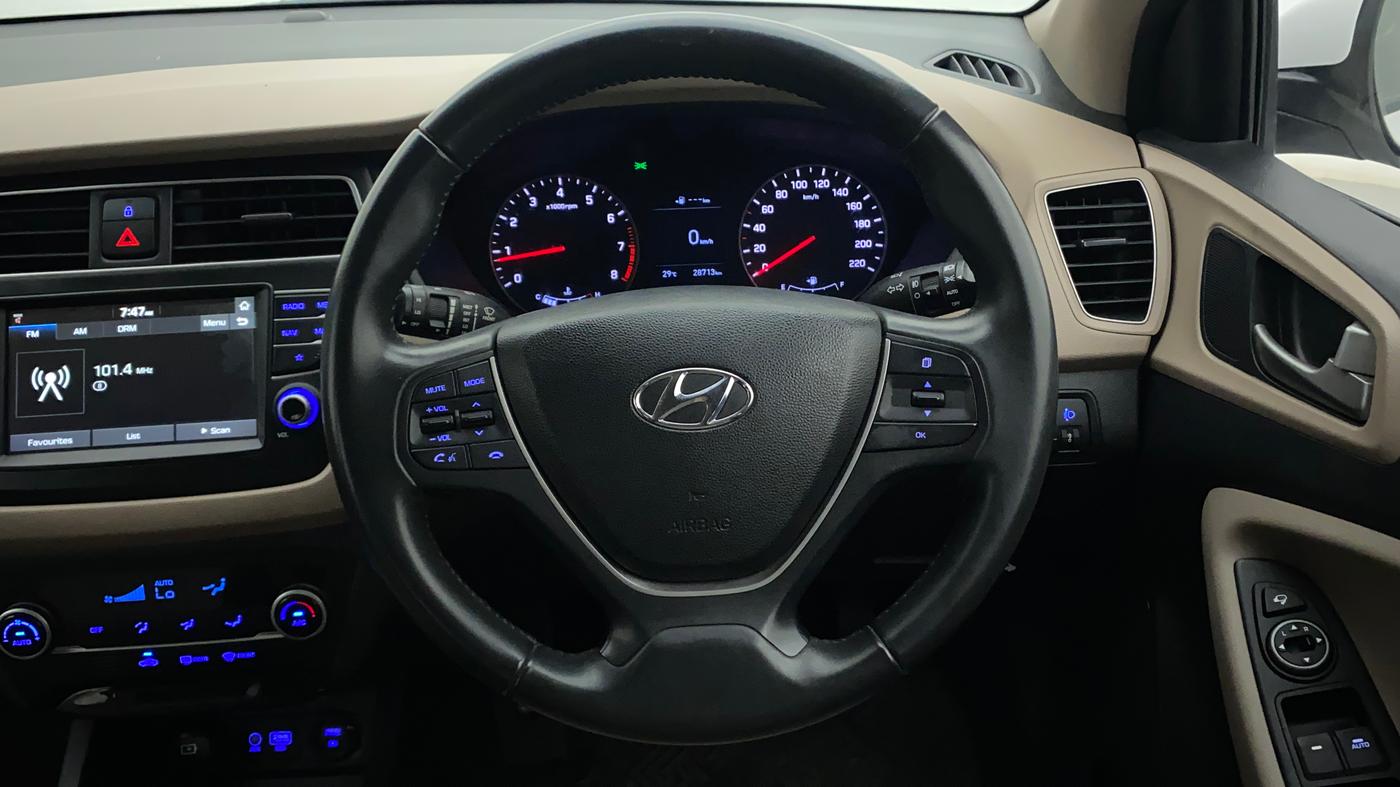 2019 Hyundai Elite i20 ASTA 1.2 (O), Petrol, Manual, 28,713 km, Steering Wheel Close Up