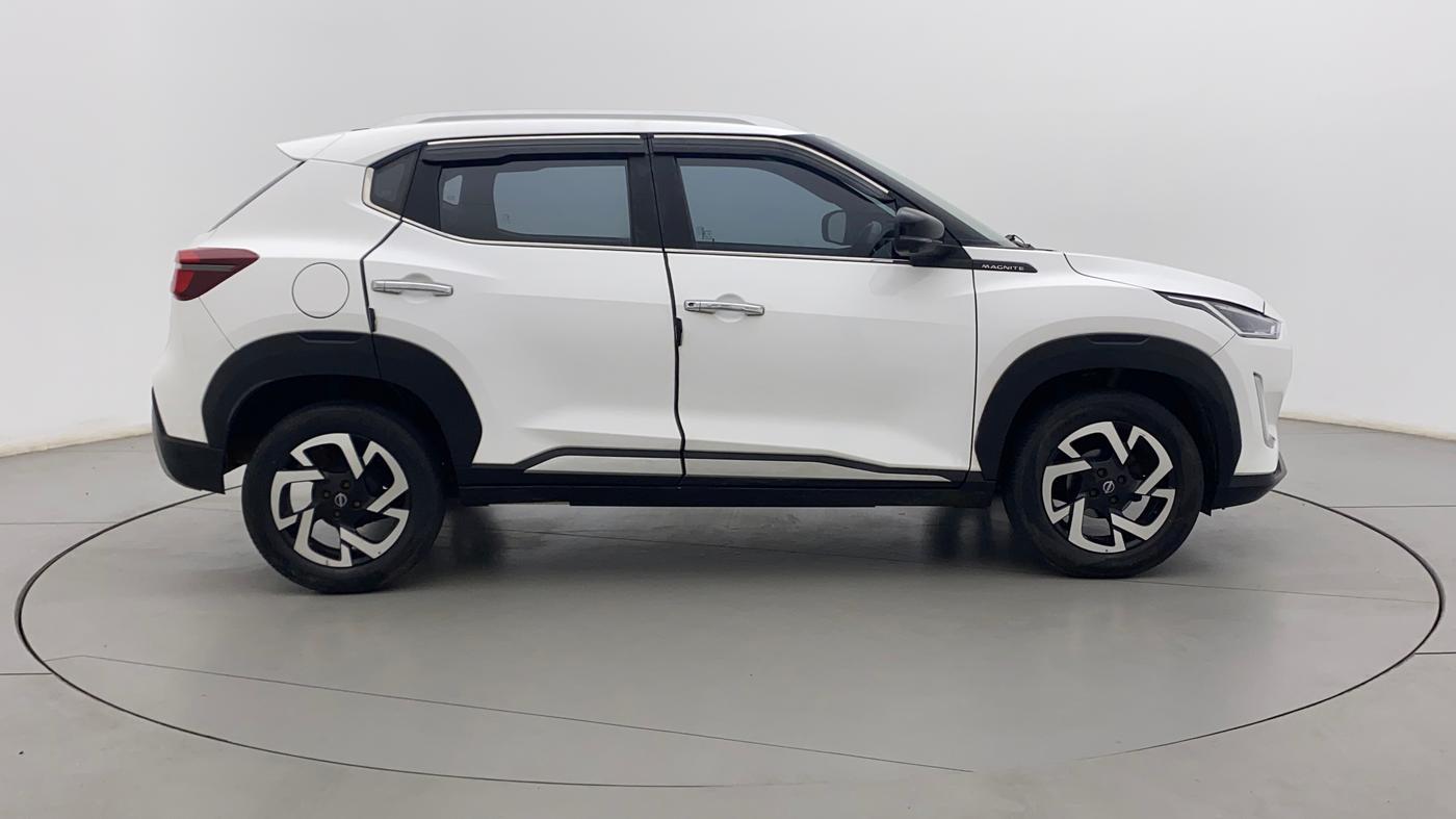 2021 Nissan MAGNITE XV PREMIUM, Petrol, Manual, 24,699 km, Right Side View