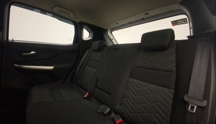 2021 Nissan MAGNITE XV PREMIUM, Petrol, Manual, 24,699 km, Right Side Rear Door Cabin