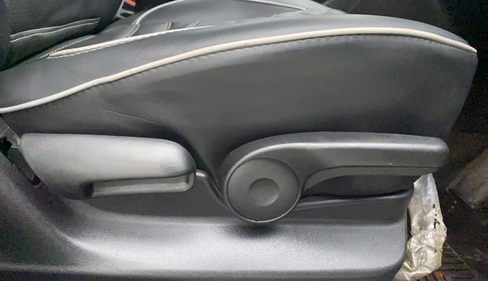 2022 Toyota URBAN CRUISER PREMIUM GRADE AT, Petrol, Automatic, 29,494 km, Driver Side Adjustment Panel