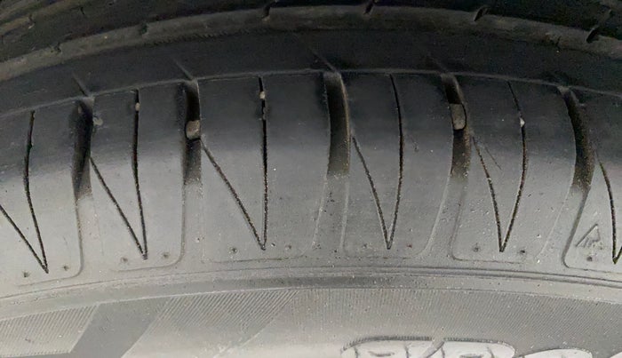 2022 Toyota URBAN CRUISER PREMIUM GRADE AT, Petrol, Automatic, 29,494 km, Right Rear Tyre Tread