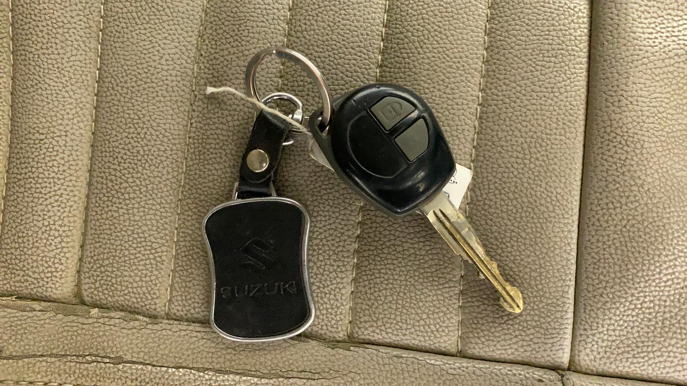 2014 Maruti Swift Dzire VXI, Petrol, Manual, 90,477 km, Key Close Up