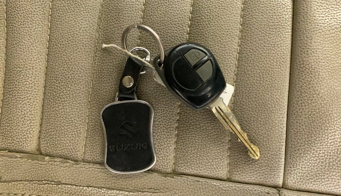 2014 Maruti Swift Dzire VXI, Petrol, Manual, 90,332 km, Key Close Up
