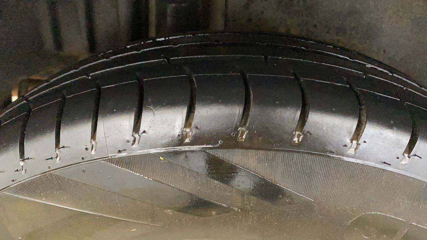 2014 Maruti Swift Dzire VXI, Petrol, Manual, 90,477 km, Right Rear Tyre Tread