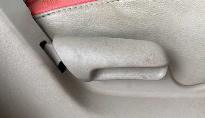 2016 Maruti Celerio ZXI, Petrol, Manual, 83,547 km, Driver Side Adjustment Panel