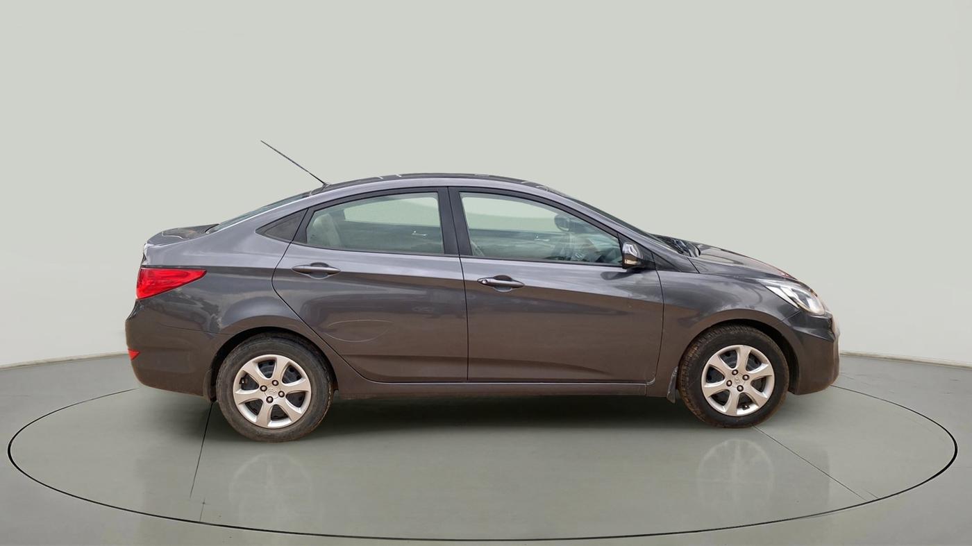 2013 Hyundai Verna FLUIDIC 1.6 VTVT EX, Petrol, Manual, 64,318 km, Right Side View