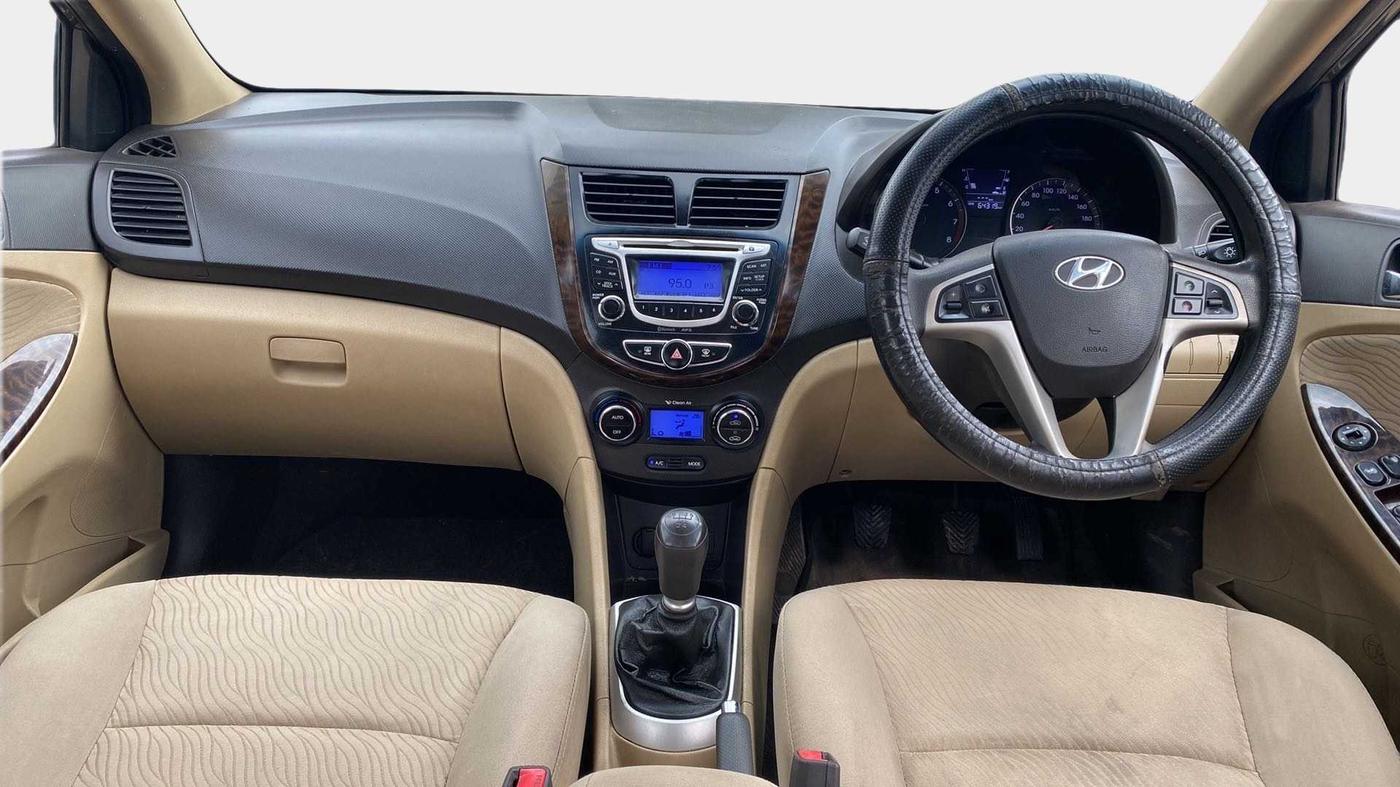 2013 Hyundai Verna FLUIDIC 1.6 VTVT EX, Petrol, Manual, 64,318 km, Dashboard