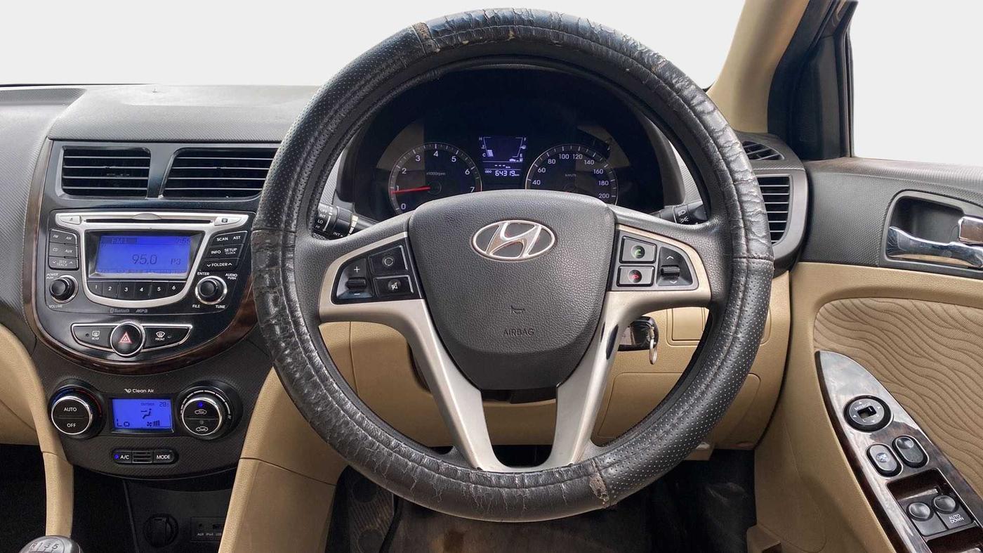 2013 Hyundai Verna FLUIDIC 1.6 VTVT EX, Petrol, Manual, 64,318 km, Steering Wheel Close Up