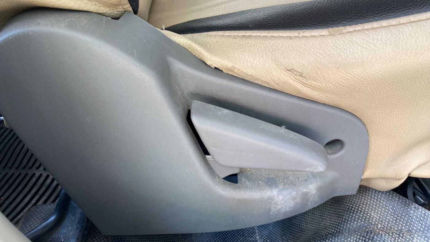 2014 Datsun Go T, Petrol, Manual, 56,095 km, Driver Side Adjustment Panel