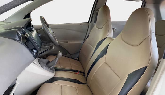 2014 Datsun Go T, Petrol, Manual, 56,095 km, Right Side Front Door Cabin