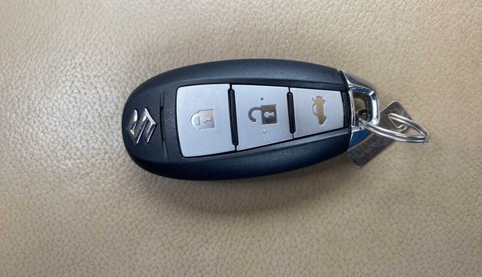 2017 Maruti Ciaz ZXI+ AT, Petrol, Automatic, 73,371 km, Key Close Up