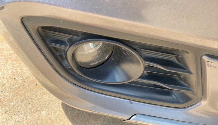 2017 Maruti Ciaz ZXI+ AT, Petrol, Automatic, 73,371 km, Right fog light - Minor damage