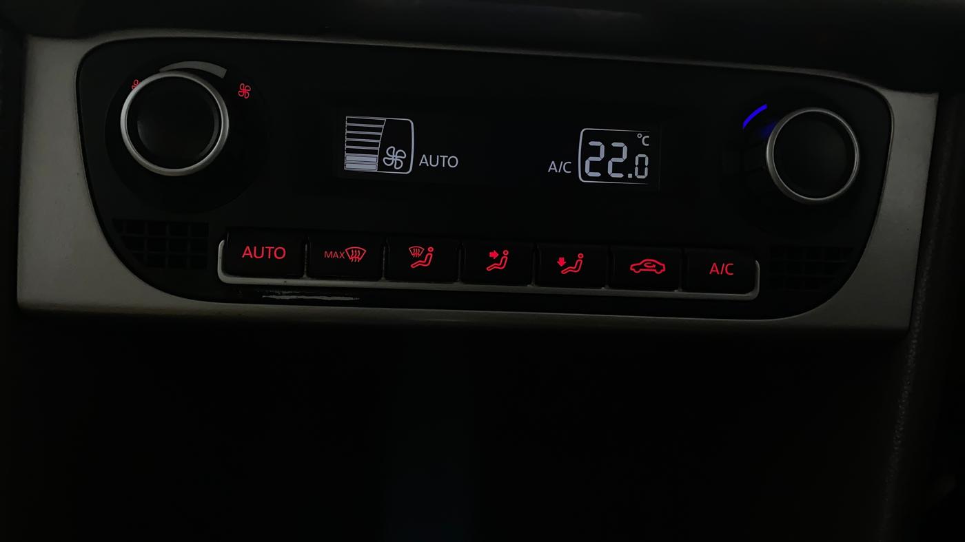 2015 Volkswagen Vento HIGHLINE PETROL AT, Petrol, Automatic, 91,615 km, Automatic Climate Control