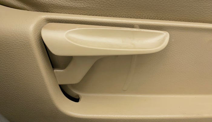 2015 Volkswagen Vento HIGHLINE PETROL AT, Petrol, Automatic, 91,615 km, Driver Side Adjustment Panel