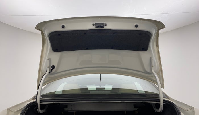 2015 Volkswagen Vento HIGHLINE PETROL AT, Petrol, Automatic, 91,615 km, Boot Door Open