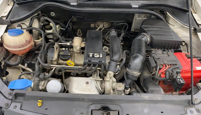 2015 Volkswagen Vento HIGHLINE PETROL AT, Petrol, Automatic, 91,615 km, Open Bonet