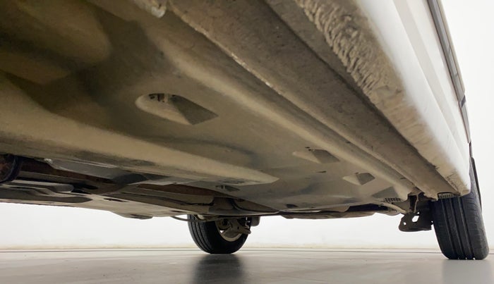 2015 Volkswagen Vento HIGHLINE PETROL AT, Petrol, Automatic, 91,615 km, Right Side Underbody