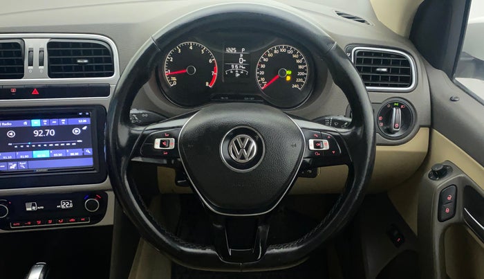 2015 Volkswagen Vento HIGHLINE PETROL AT, Petrol, Automatic, 91,615 km, Steering Wheel Close Up