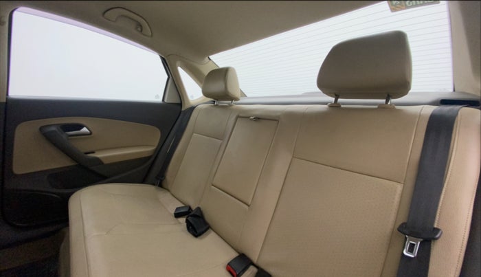 2015 Volkswagen Vento HIGHLINE PETROL AT, Petrol, Automatic, 91,615 km, Right Side Rear Door Cabin