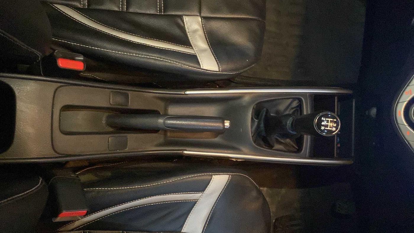 2016 Maruti Baleno DELTA PETROL 1.2, Petrol, Manual, 39,937 km, Gear Lever