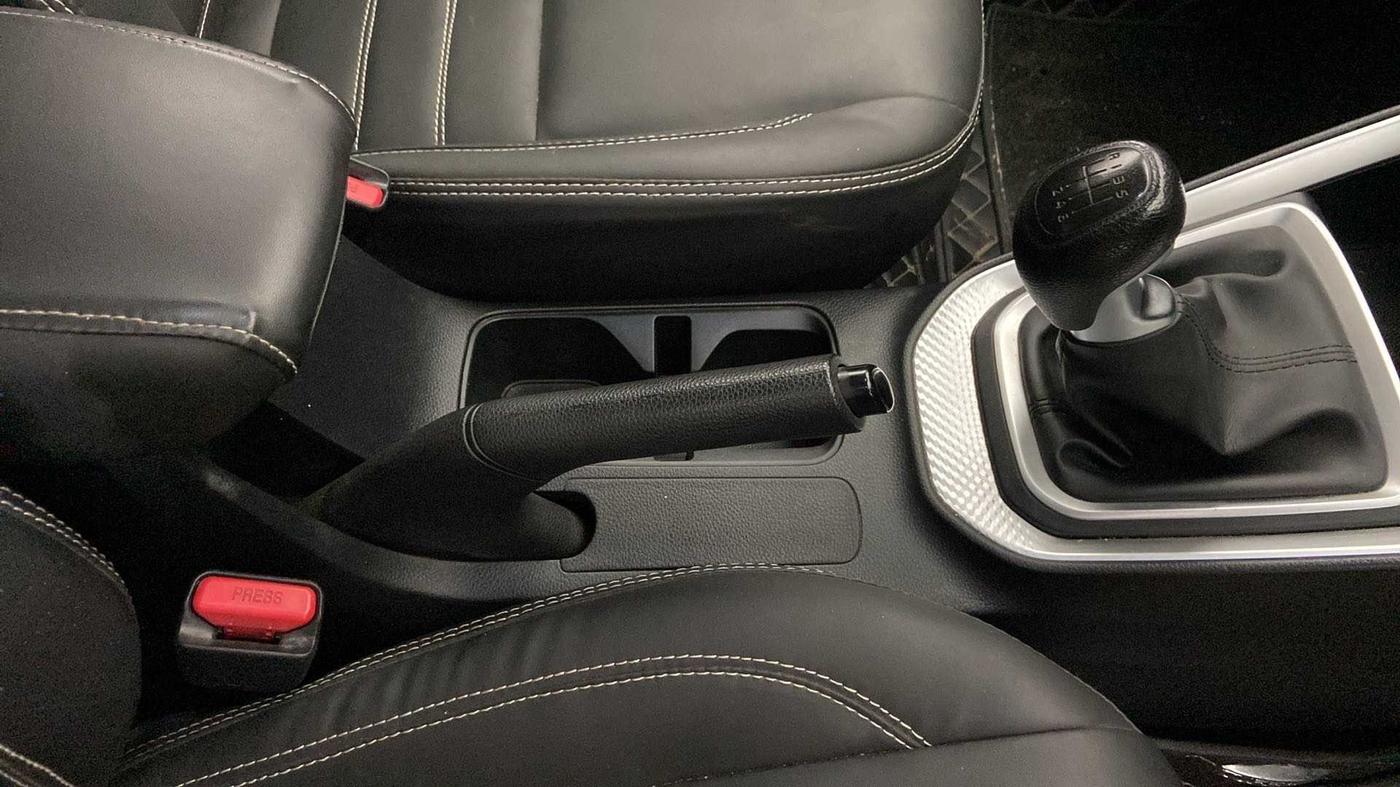 2022 KIA SONET HTK 1.5, Diesel, Manual, 23,502 km, Gear Lever