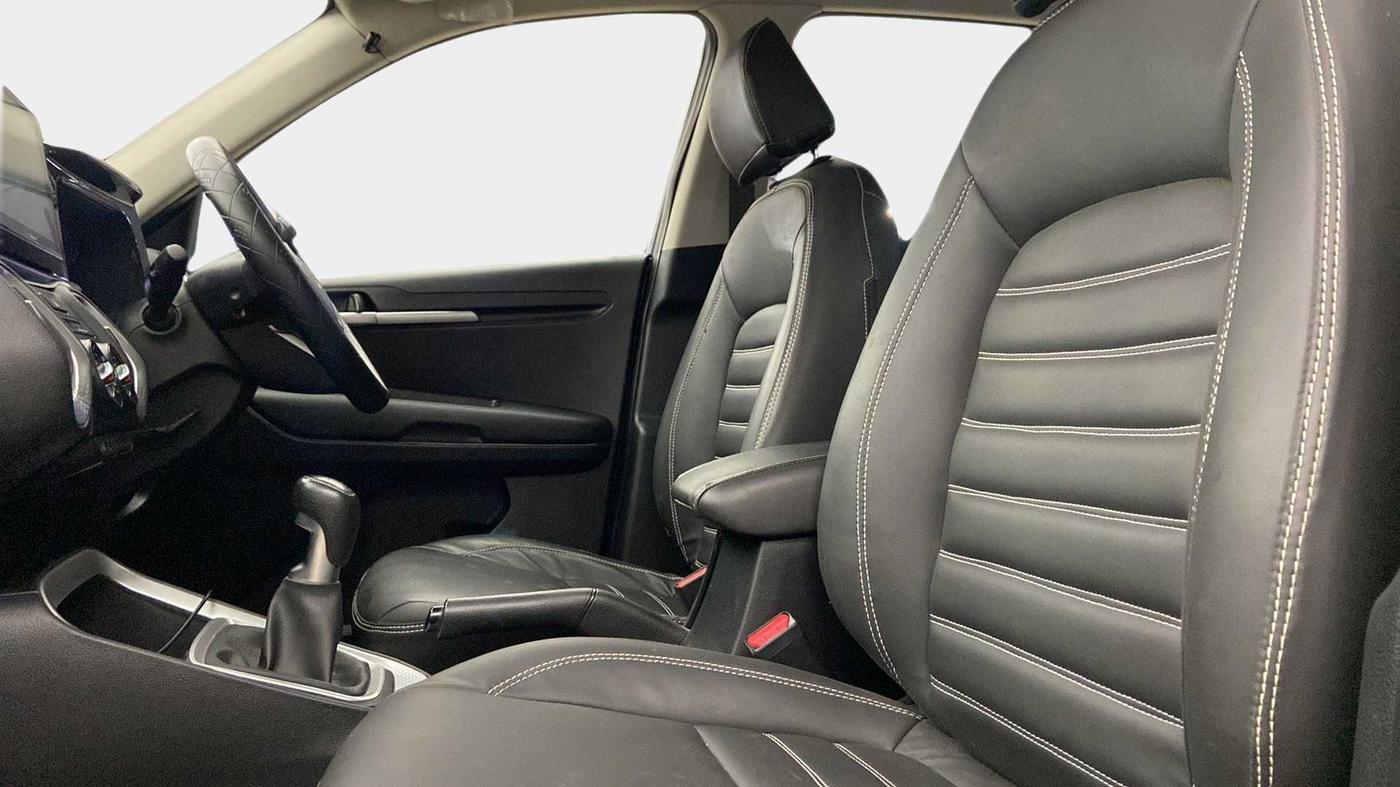 2022 KIA SONET HTK 1.5, Diesel, Manual, 23,502 km, Right Side Front Door Cabin