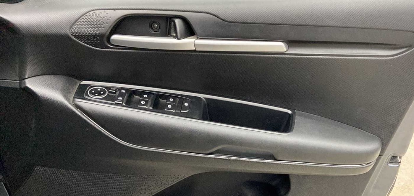 2022 KIA SONET HTK 1.5, Diesel, Manual, 23,502 km, Driver Side Door Panels Control