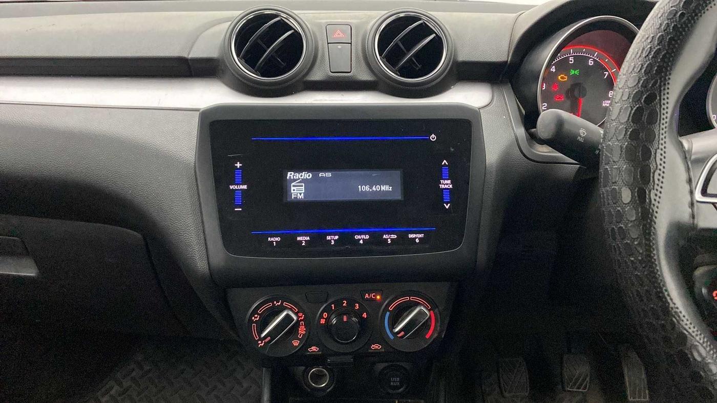 2022 Maruti Swift VXI, Petrol, Manual, 27,924 km, Air Conditioner